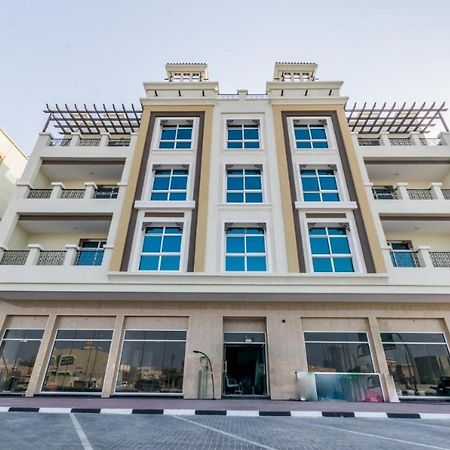 Cozy Rooms And Small Partitions For Men Guests In Dubai Eksteriør bilde
