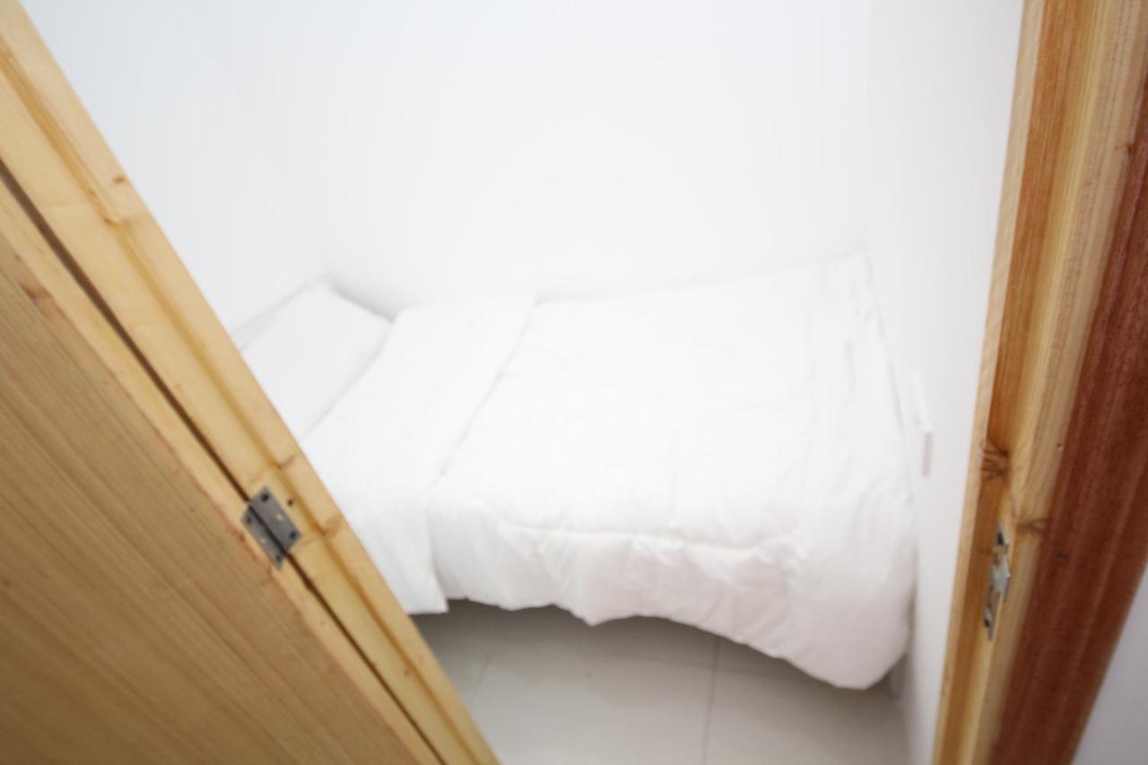 Cozy Rooms And Small Partitions For Men Guests In Dubai Eksteriør bilde