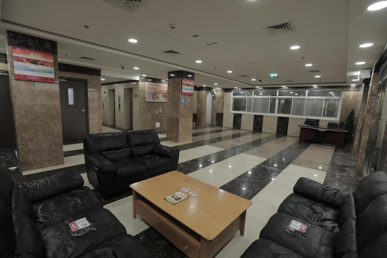 Cozy Rooms And Small Partitions For Men Guests In Dubai Eksteriør bilde