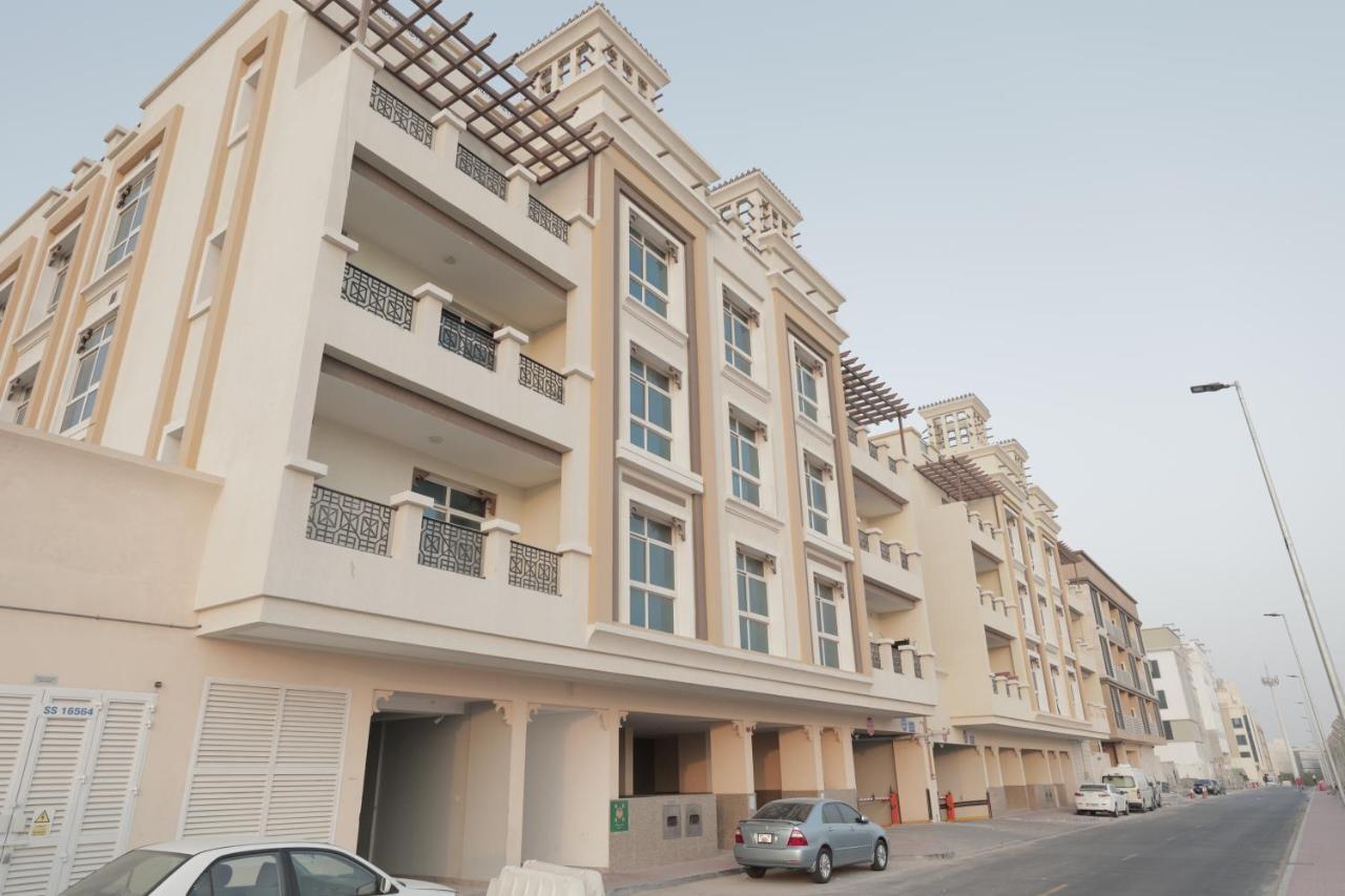 Cozy Rooms And Small Partitions For Men Guests In Dubai Eksteriør bilde