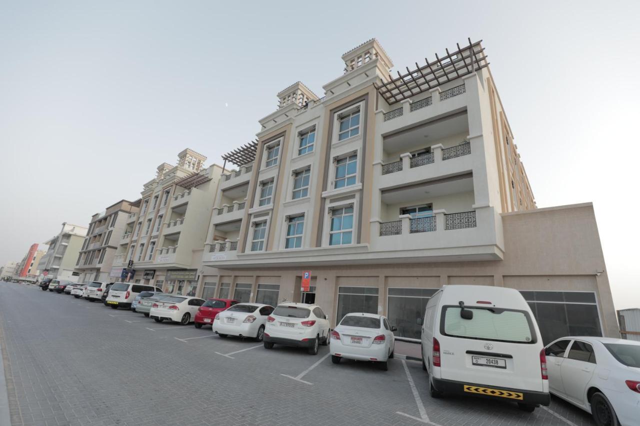 Cozy Rooms And Small Partitions For Men Guests In Dubai Eksteriør bilde