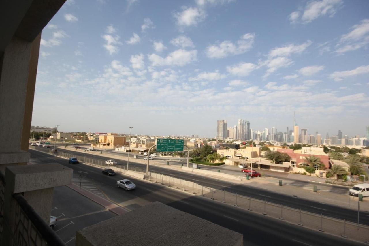 Cozy Rooms And Small Partitions For Men Guests In Dubai Eksteriør bilde