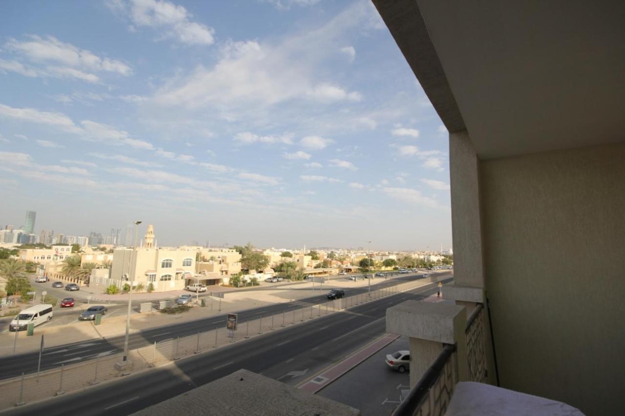 Cozy Rooms And Small Partitions For Men Guests In Dubai Eksteriør bilde