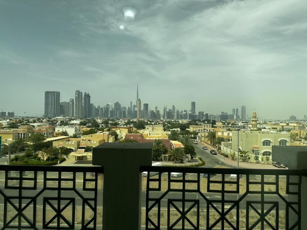 Cozy Rooms And Small Partitions For Men Guests In Dubai Eksteriør bilde
